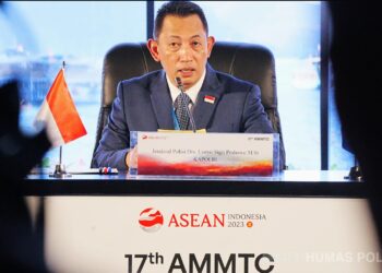 Kapolri Konferensi Pers terkait AMMTC ke-17 di Labuan Bajo