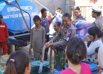 Bantuan Air Bersih Ditlantas Polda Sulsel untuk Masyarakat Kalukubodoa Tallo