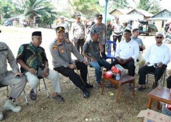 Kapolres Tanah Laut Turun Lansung Lakukan Monitoring Pelaksanaan Pilkades Serentak