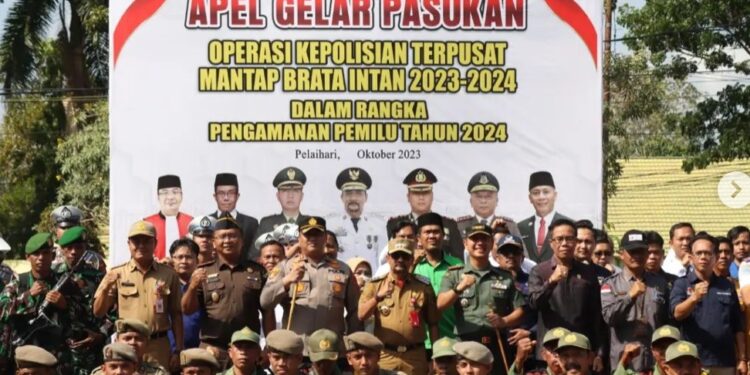 Polres Tanah Laut Laksanakan Apel Gelar Pasukan Operasi Mantap Brata 2023 – 2024