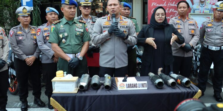 Cipta Kondisi Polisi Bersama TNI Polresta Malang Kota Amankan Ratusan Motor Knalpot Brong Yang Diduga Untuk Balap Liar