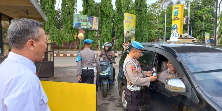 Evaluasi dan Tingkatkan Kedisiplinan Serta Ketertiban Personilnya, Si Propam Polres Tanah Laut Gelar Ops Gaktibplin