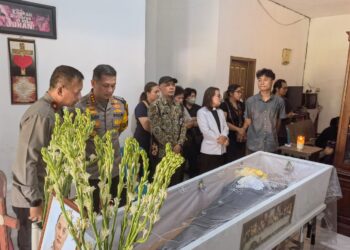 Kapolresta Malang Kota Takziah ke Rumah Duka Ketua KPPS Kelurahan Polehan