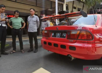 Polresta Malang Kota beri teguran ke pengendara gunakan lampu “blitz”