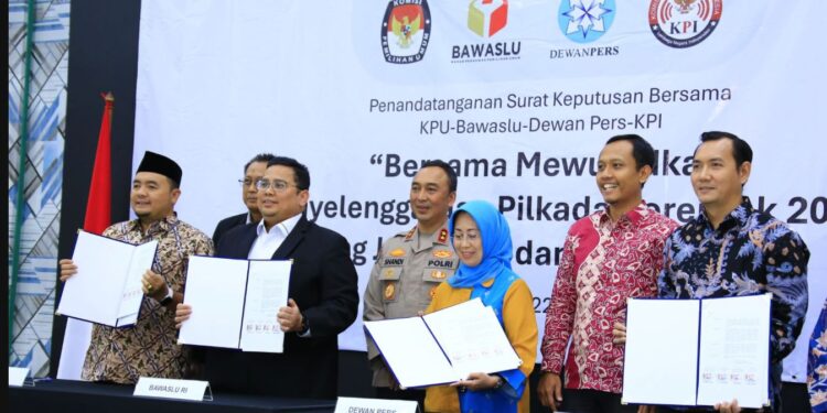 Kadiv Humas Polri Hadiri Penandatanganan SKB Gugus Tugas Pemantauan Pemberitaan Pilkada 2024