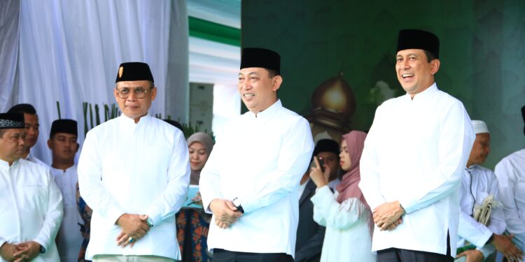 Kapolri Serahkan 9.648 Hewan Kurban Untuk Masyarakat