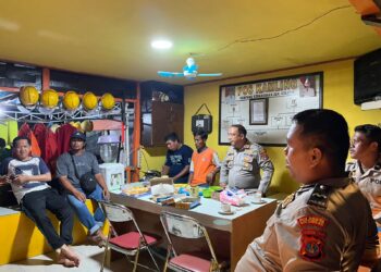 Kasat Binmas Polresta Bulungan Dampingi Dit Binmas Polda Kaltara Supervisi Pos Kamling Kampung Kebangsaan