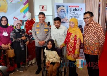 Peduli Disabilitas Gubernur Jatim Berikan Penghargaan Buat Kombes Pol Budi Hermanto saat Jabat Kapolresta Malang Kota