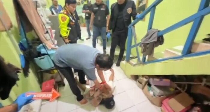 Detik-detik Ayah Tiri Bunuh Alvaro Terungkap di Prarekonstruksi