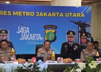 Kapolda Metro Jaya Tinjau Pelayanan dan Bahas Antisipasi Unjuk Rasa Desember di Polres Jakut