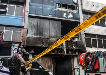 Heroik, Tangan Kapolsek Kemayoran Robek Tertimpa Kaca saat Lindungi Petugas di Kebakaran Terra Drone