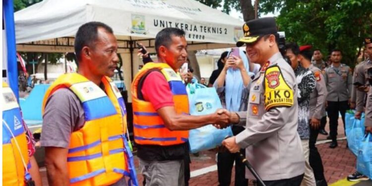 Kapolda Metro Gandeng 1.000 Nelayan ‘Jaga Laut Jakarta’ Hingga Pecahkan Rekor MURI