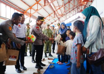 Kapolri Tinjau Kesiapan Pelayanan dan Pengamanan Nataru di Stasiun Tawang Semarang
