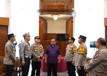 Kapolda Metro Jaya Tinjau Pospam Stasiun Gambir, Pastikan Pelayanan Optimal