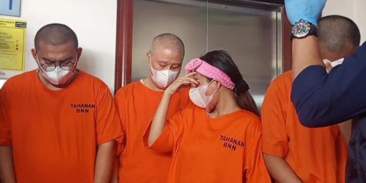 BNN Sita Ribuan Happy Water Kamuflase Minuman Energi Dari Apartemen Ancol Yang Jadi Dapur Narkoba, 