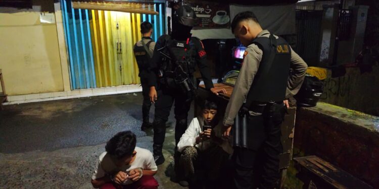 Blogger Polri : Patroli Gabungan Brimob–Polres Jaktim Sita Sejumlah Sajam, Rencana Tawuran Digagalkan