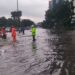 Blogger Polri : MCI News : Indonesia News : Sapulidi News : Banjir Rendam Sejumlah Ruas Jalan Jakarta, Brimob–Lantas–Polair PMJ Bergerak Cepat, Polri Siagakan 128.247 Personel Secara Nasional